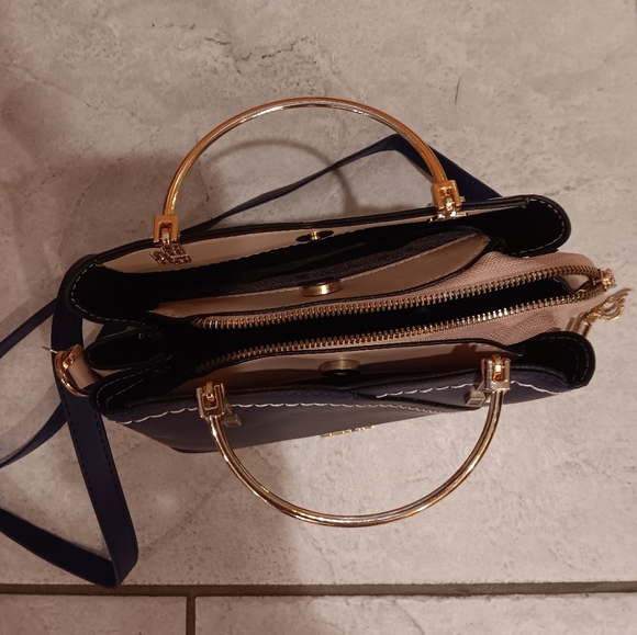 Purse - Picture 8 of 10